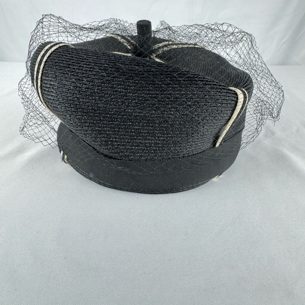 Vintage Valerie Modes Black with Mesh Veil - Picture 2 of 7